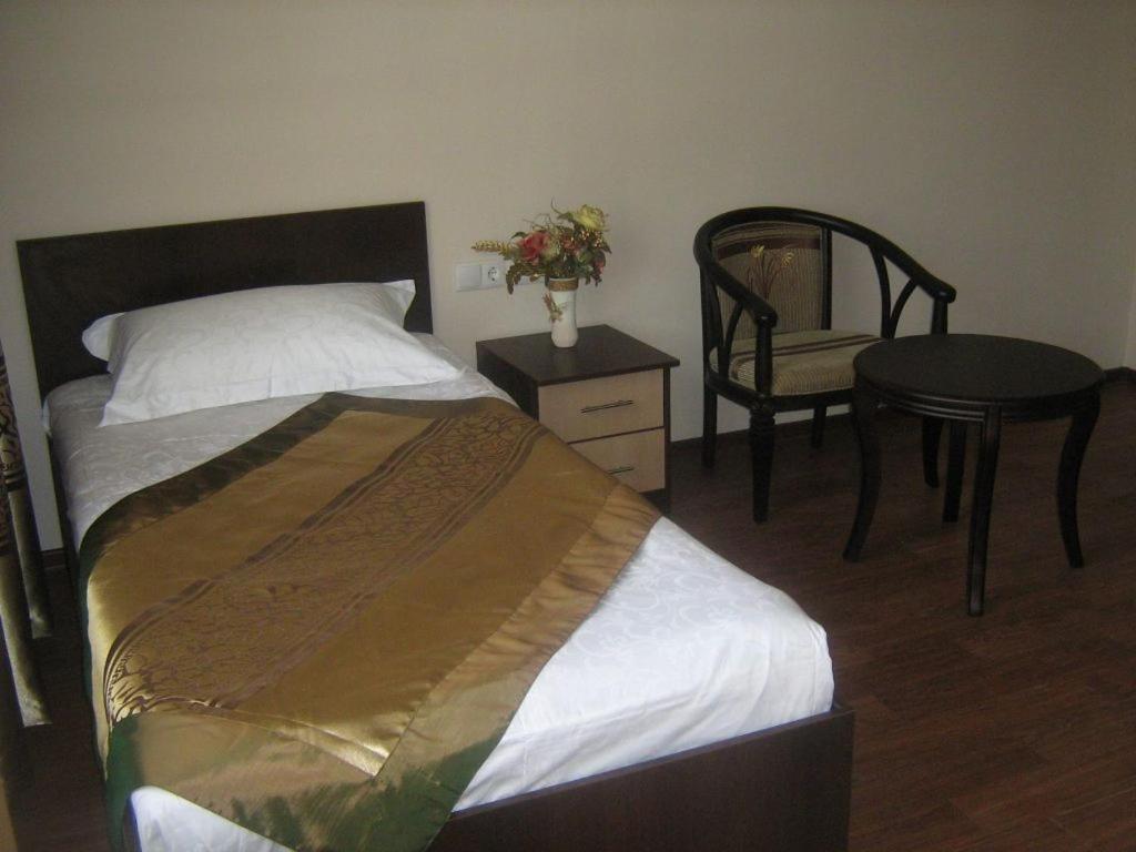 Kausar Hotel Alma-Ata Kamer foto