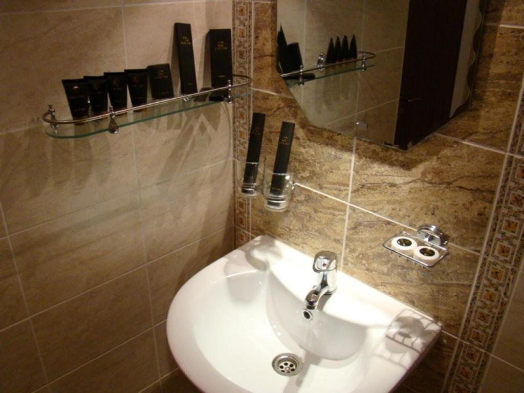 Kausar Hotel Alma-Ata Kamer foto