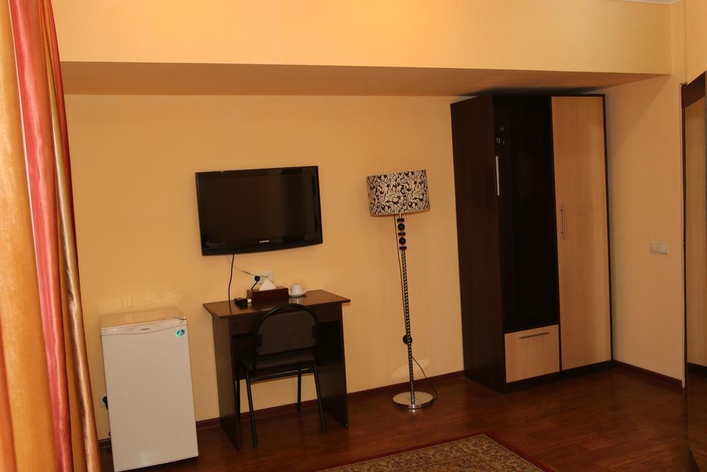 Kausar Hotel Alma-Ata Kamer foto