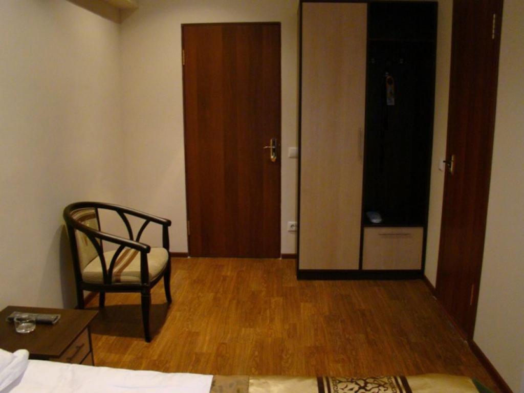 Kausar Hotel Alma-Ata Kamer foto