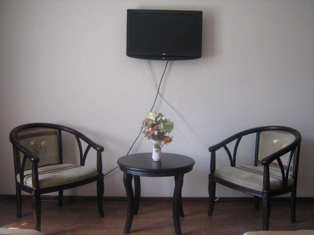 Kausar Hotel Alma-Ata Buitenkant foto