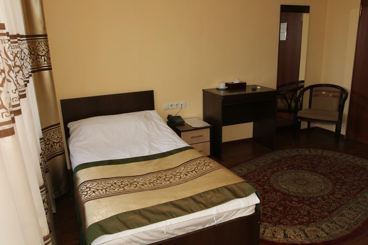 Kausar Hotel Alma-Ata Kamer foto